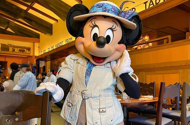 Minnie At Storytellers Cafe